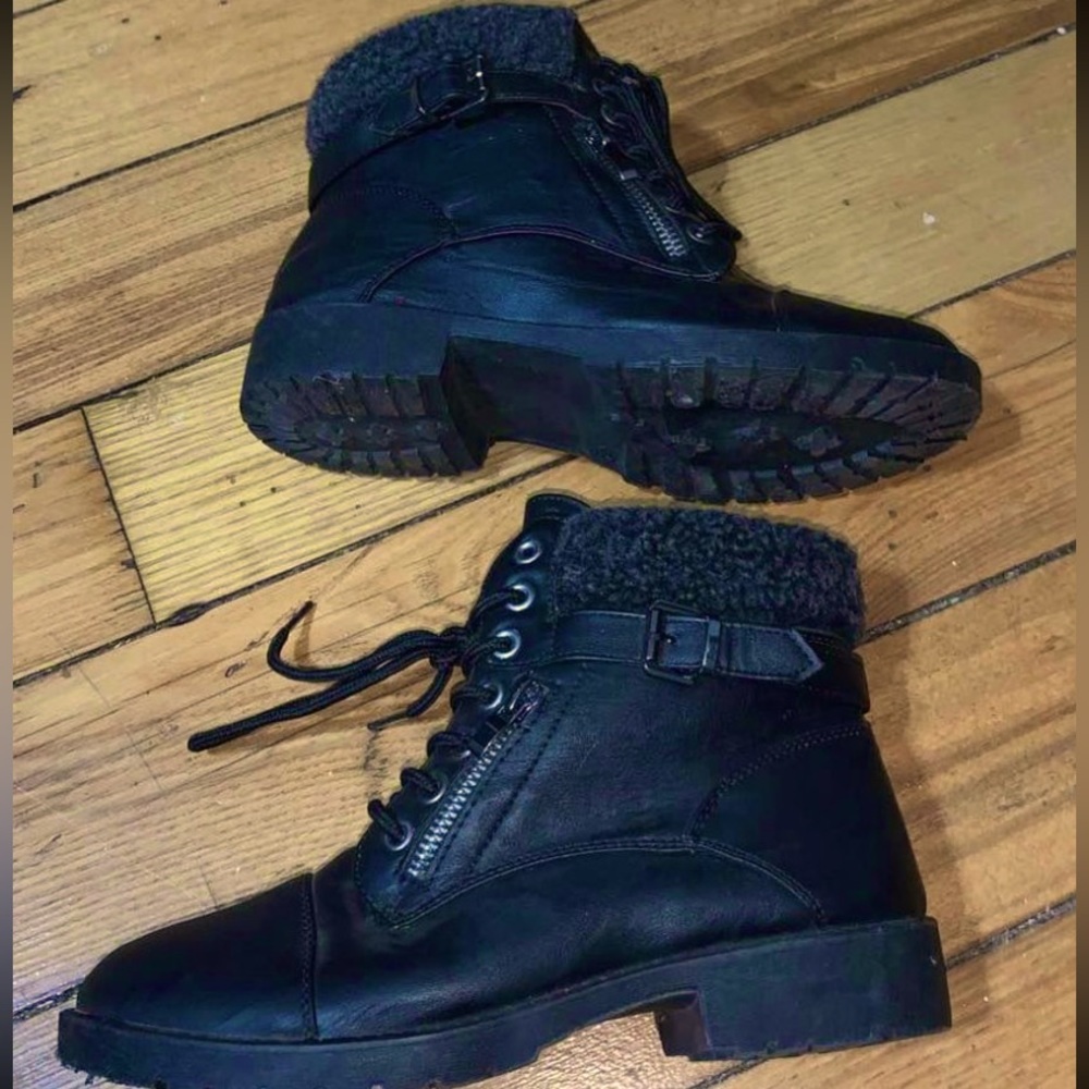 Combat boots